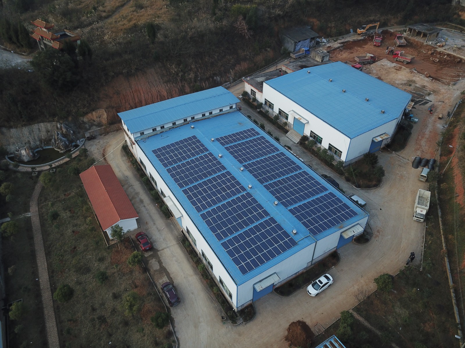 [工商業光伏屋頂]邵陽威遠機電光伏發電屋頂102.6KW項目