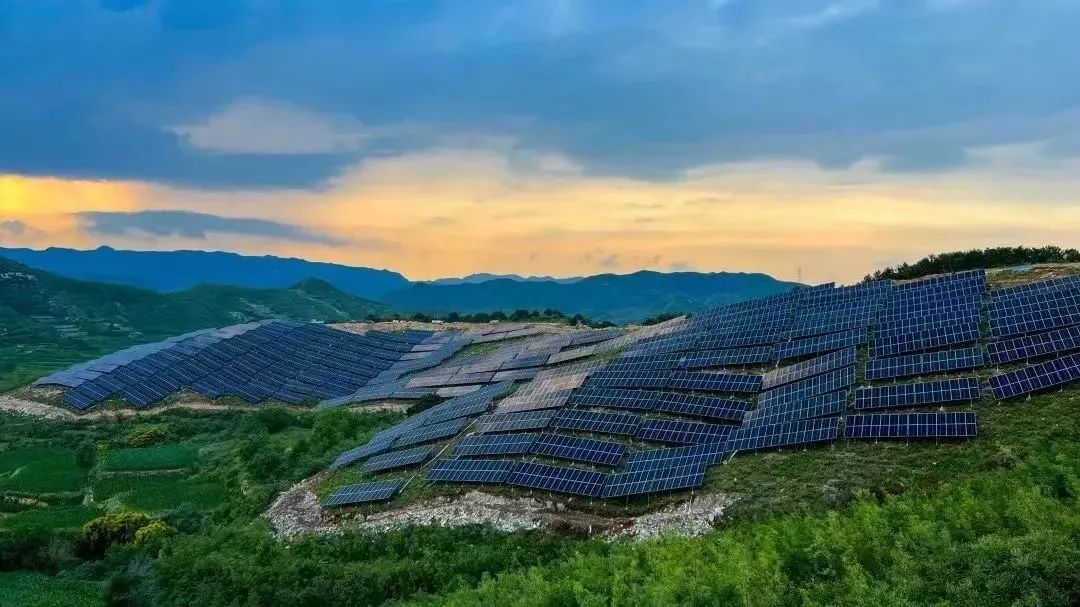 中央定調，發改委政策“三連發”，260億補貼到賬，光伏一周迎四大利好！