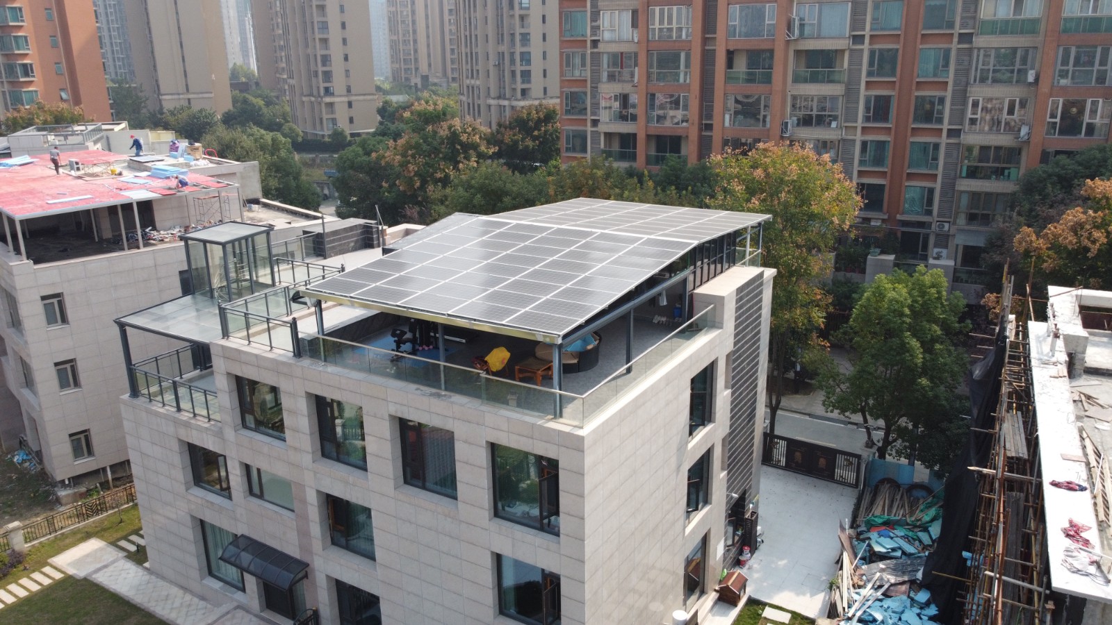 強制安裝！該地通知：黨政機關和公共建筑新建房屋必須裝光伏！