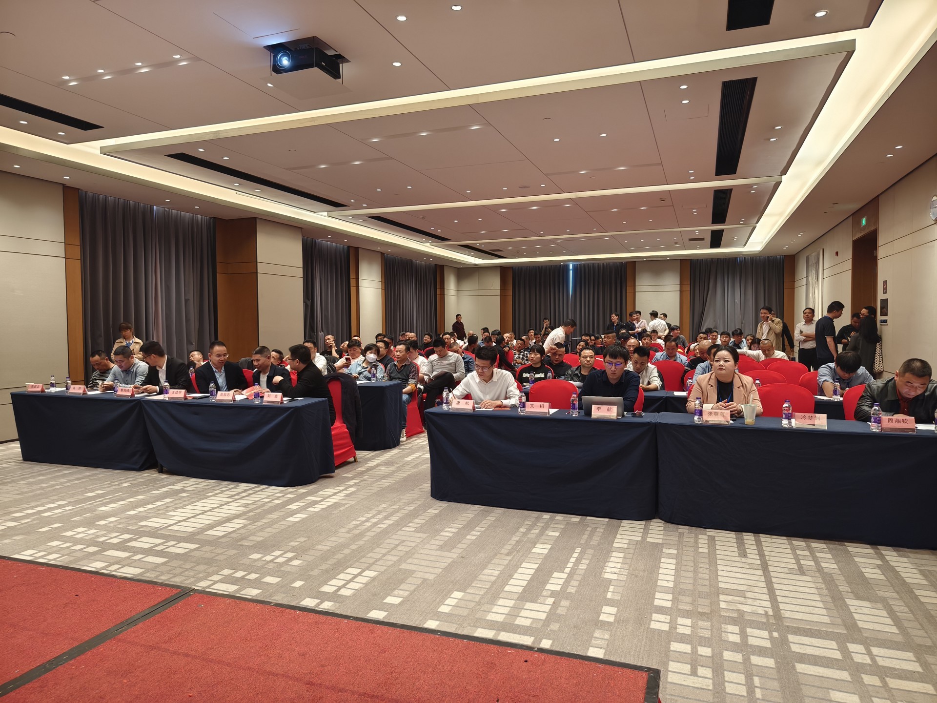 光伏電站_家用太陽(yáng)能光伏發(fā)電_光伏發(fā)電代理加盟 光伏電站_家用太陽(yáng)能光伏發(fā)電_光伏發(fā)電代理加盟